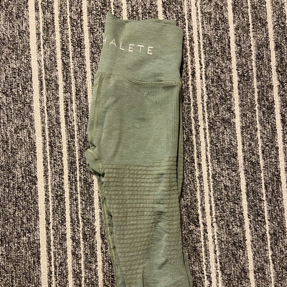 Alphalete Halo sage green leggings - Picture 2 of 3